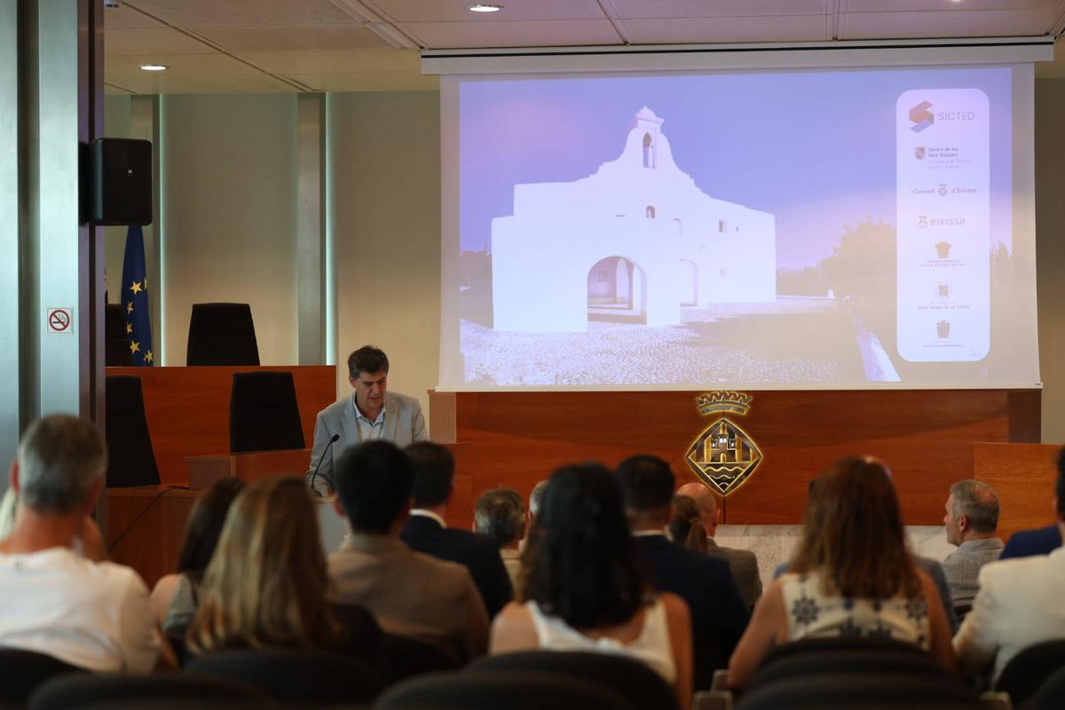 Entrega de diplomas con distinciones Sicted en el Consell de Ibiza.