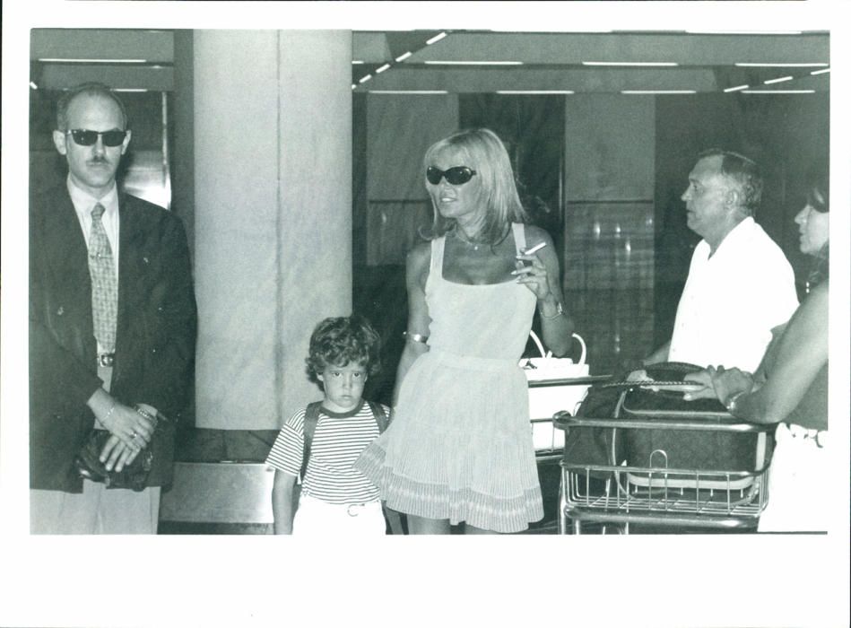 Alex Lequio y Ana Obregón en el aeropuerto de Palma.