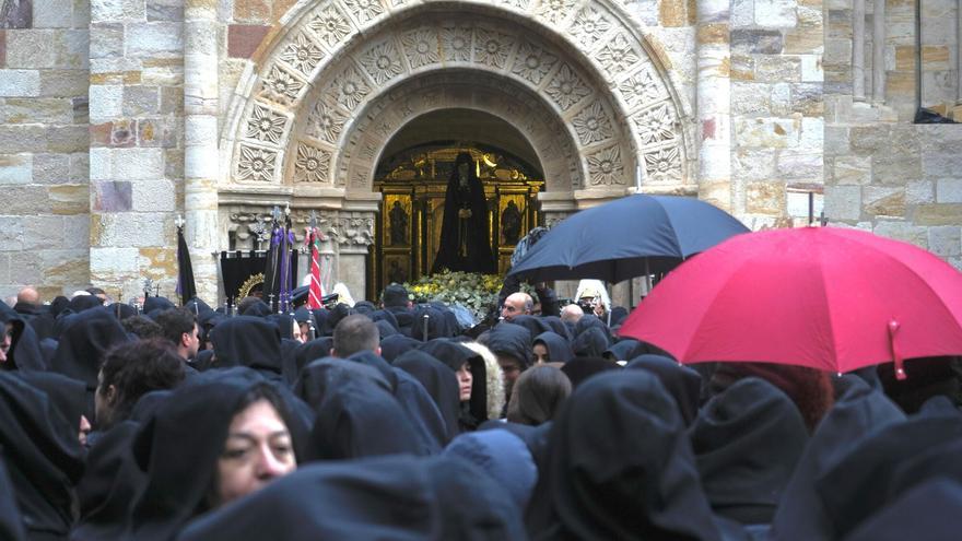 Resistencia en Zamora a los estatutos que permiten desfilar a las mujeres en la procesión de La Mañana