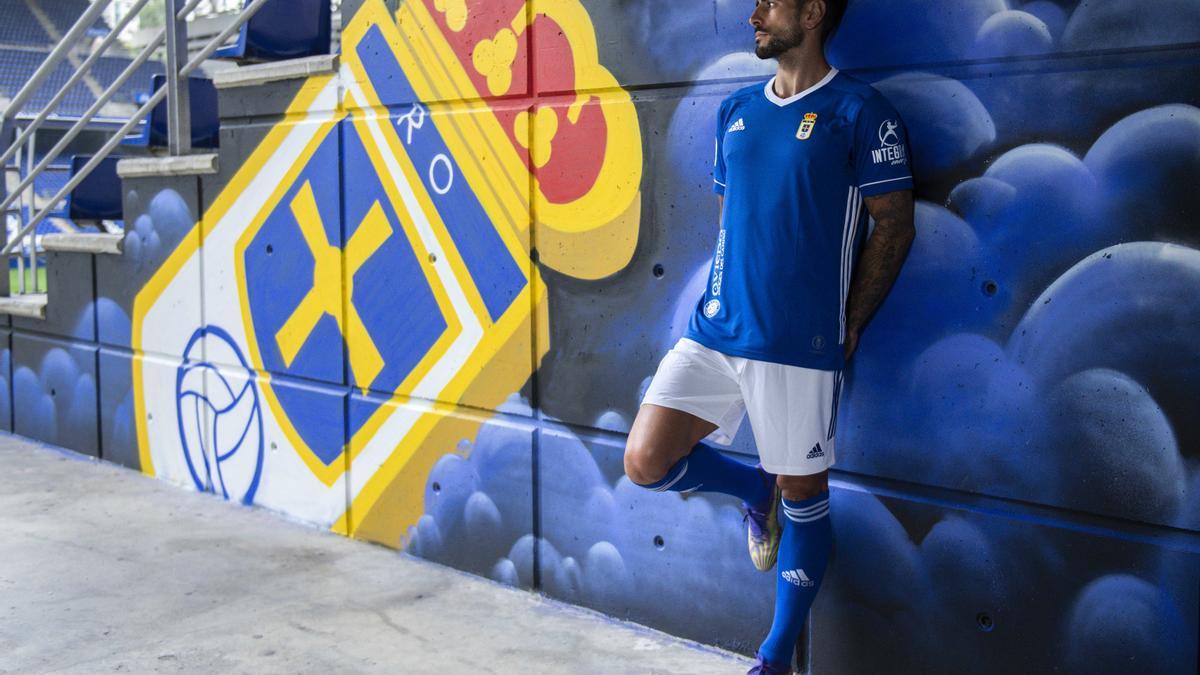 Así luce la nueva equipación del Real Oviedo