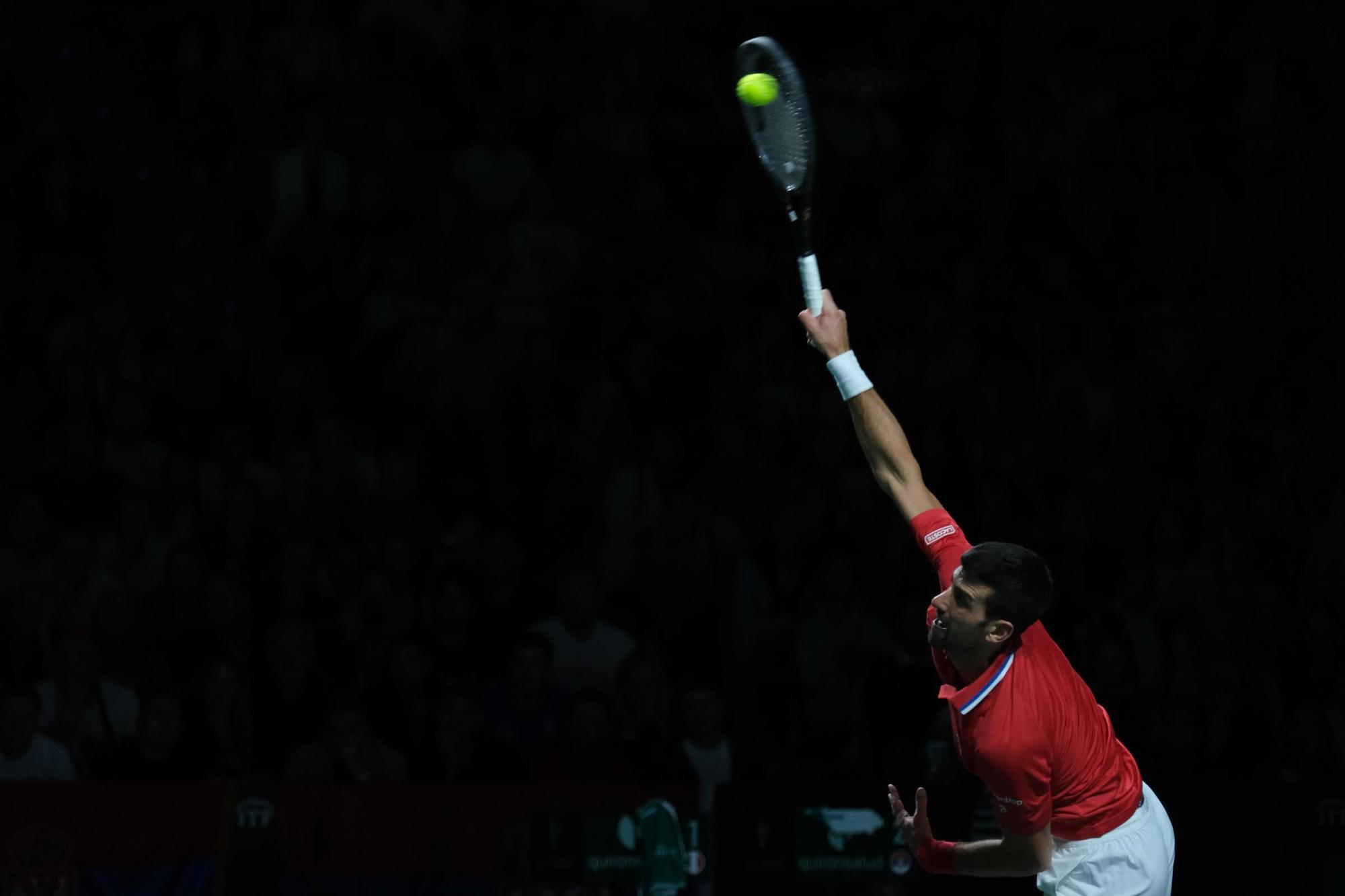 El partido de Sinner y Djokovic de la segunda semifinal de la Copa Davis entre Italia y Serbia en el Carpena