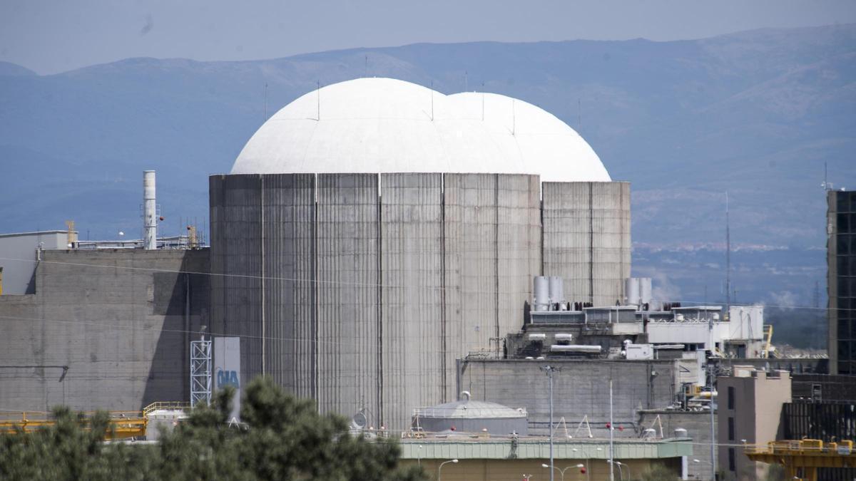 Edificios de la Central nuclear de Almaraz.