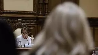 La polémica del burka en el Pleno de Gijón acaba en una bronca entre la Alcaldesa y la portavoz de Vox