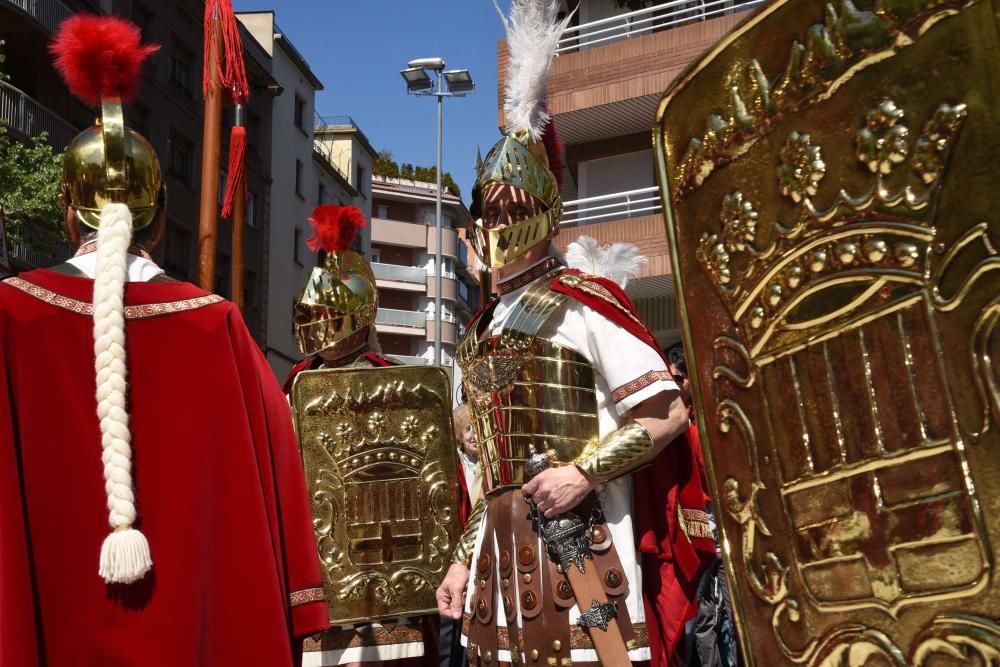 Benedicció de Rams davant l'església de Crist Rei de Manresa i desfilada dels Armats