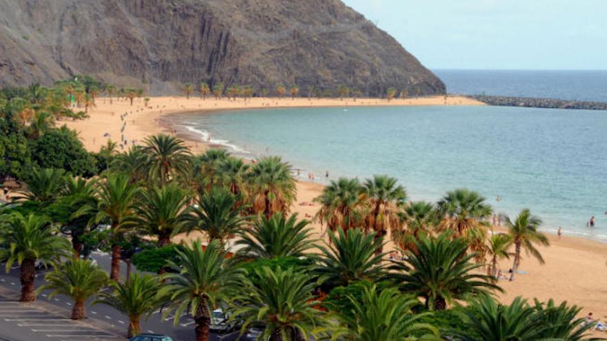 Panorámica de la playa de Las Teresitas.