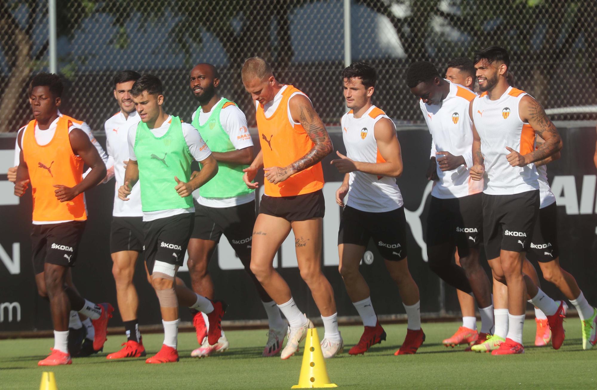 Entrenamiento del Valencia previo al partido frente al Sevilla