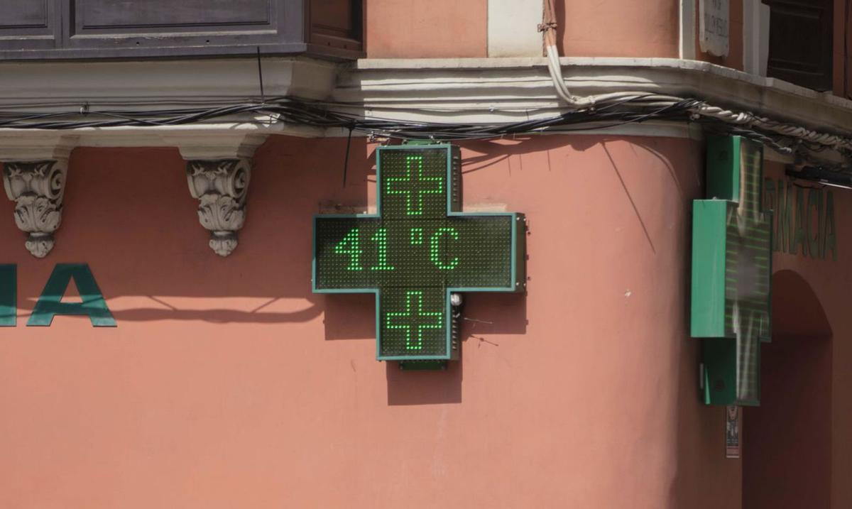 Mallorca es el paraíso sin un solo muerto por calor, según los datos oficiales, y el Govern decretará pronto que tampoco muere nadie por tabaco, dado sus salutíferos efectos.