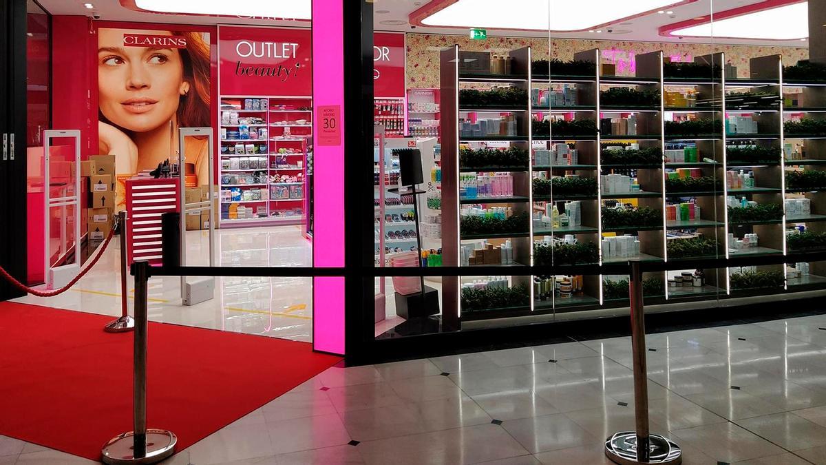 Aterriza en Oviedo la franquicia de  perfumería y cosmética que arrasa en España, marcas de culto en maquillaje a precio low cost