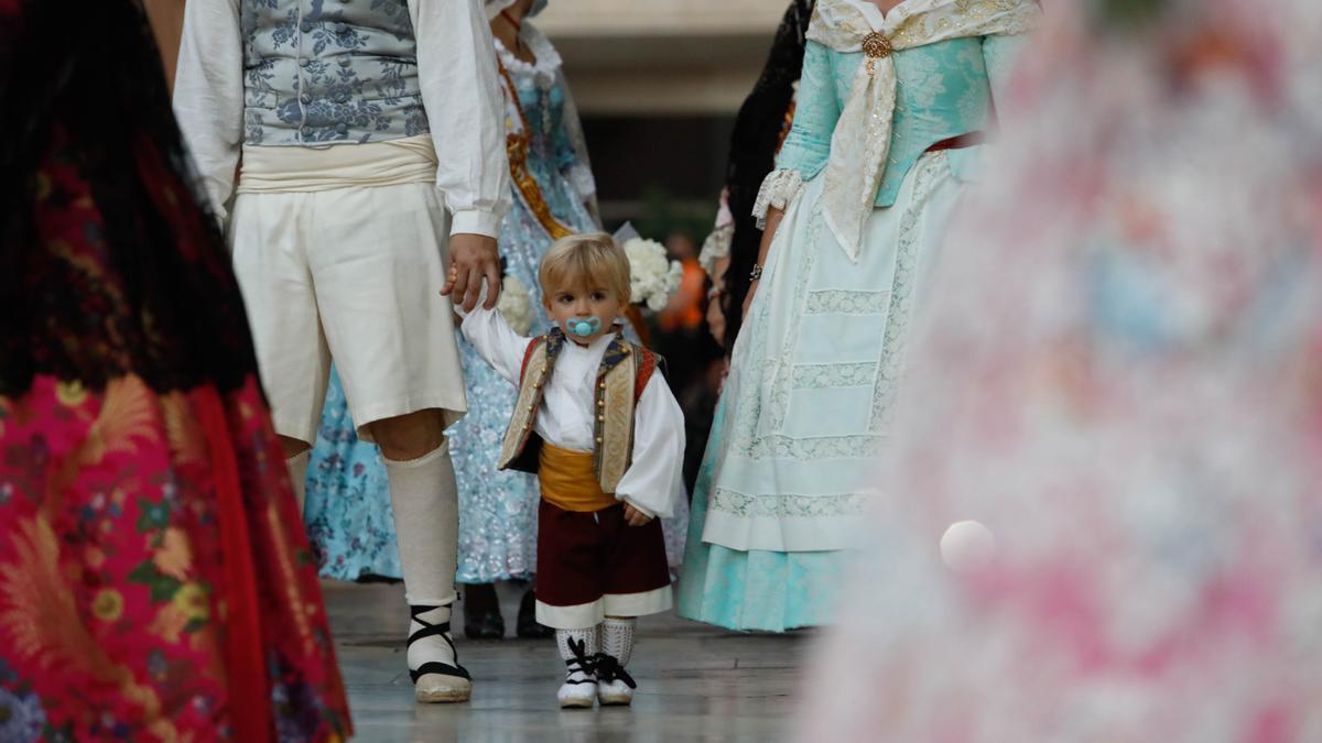 Búscate en el primer día de Ofrenda por las calles del Mar y Avellanas entre las 20:00 y 21:00 horas