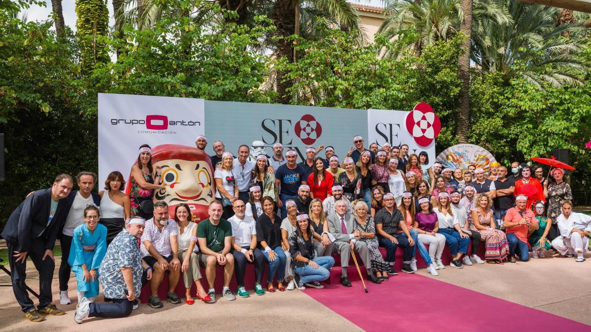 El equipo de Grupo Antón Comunicación al completo durante la jornada interna de presentación de su campaña de 60º aniversario.