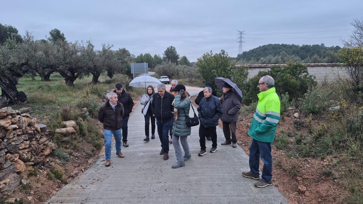 El conseller Barrachina visita la actuación en Soneja.