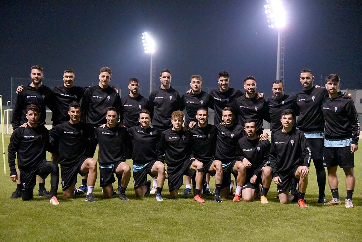 Primer día del Córdoba CF en Baréin