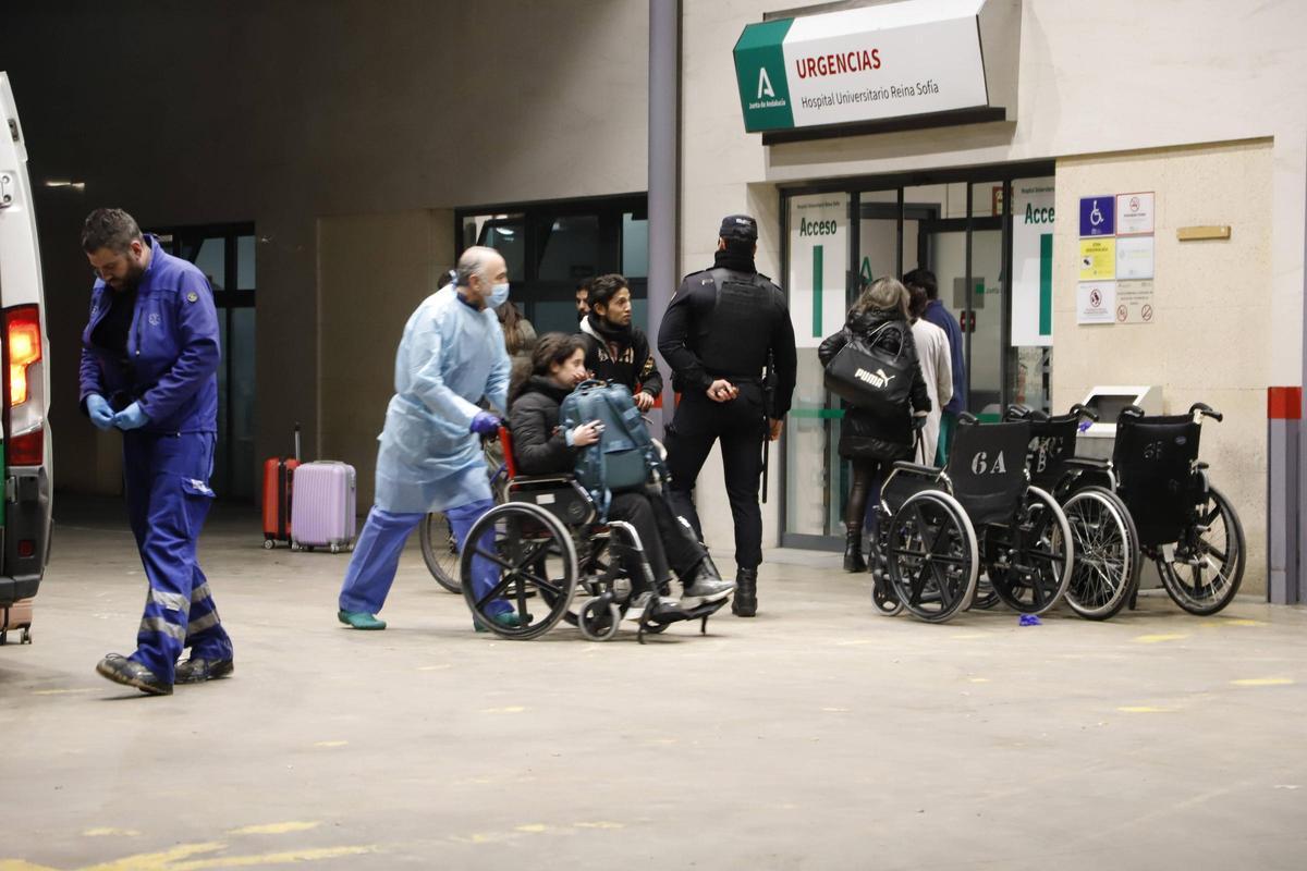 Los heridos en el accidente de tren de Córdoba llegan al Hospital Reina Sofía
