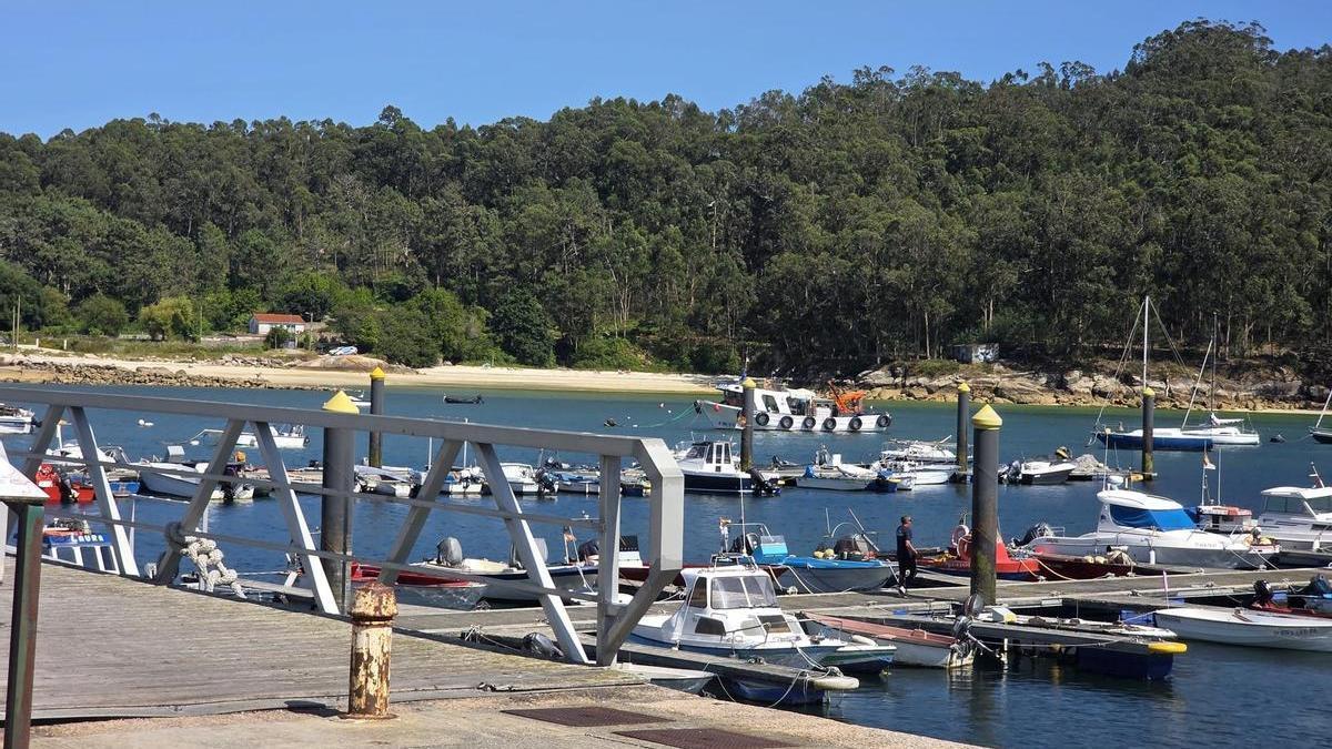 Zona de la costa de O Grove donde aparecieron las pertenencias del hombre buscado en O Grove.