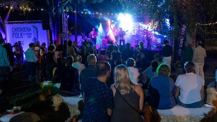 &#039;Miraqueplan&#039; este fin de semana en la Región de Murcia: festival folk, Moros y Cristianos, mercado medieval y arte urbano