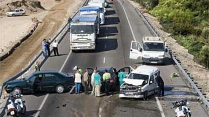 Los accidentes mortales de tráfico en España se redujeron un 33%