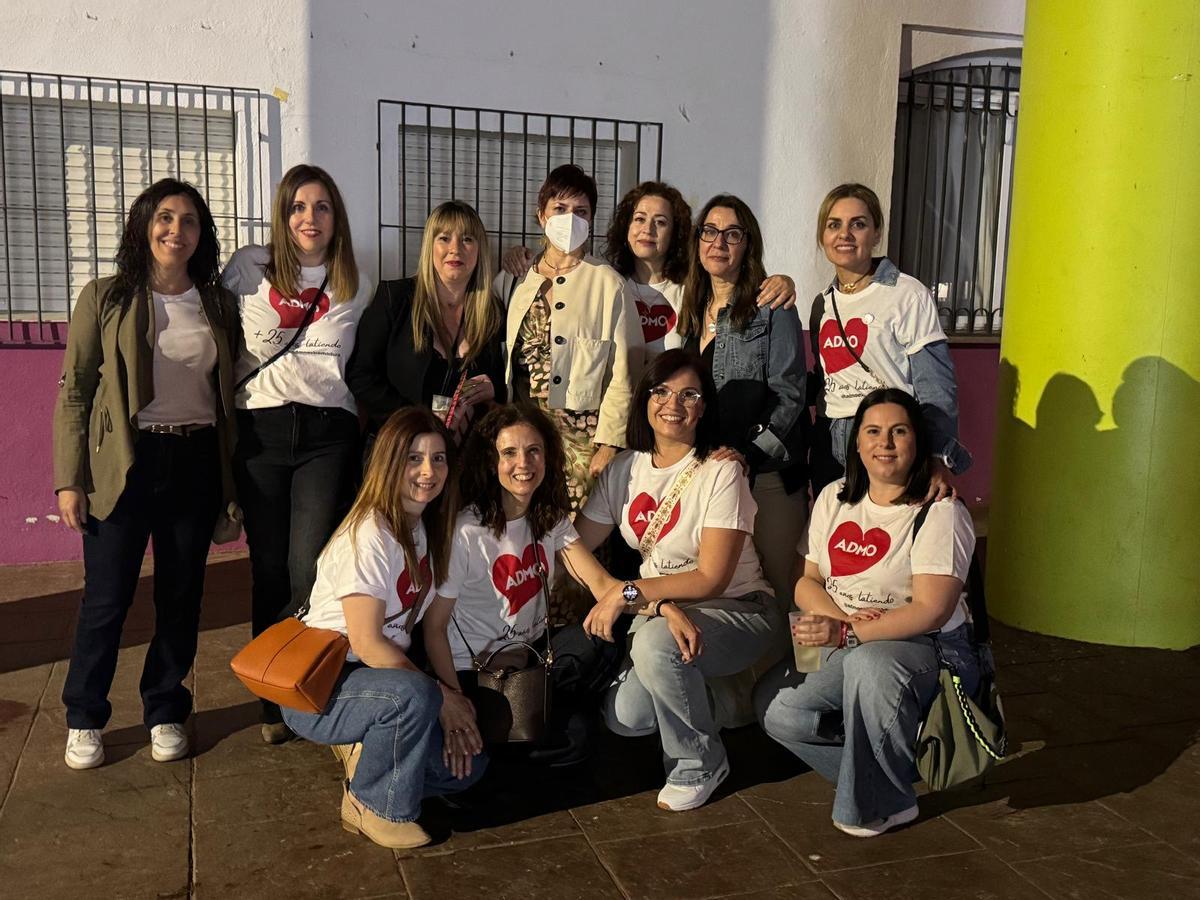 Mariví, con amigas que la han apoyado desde el primer momento.
