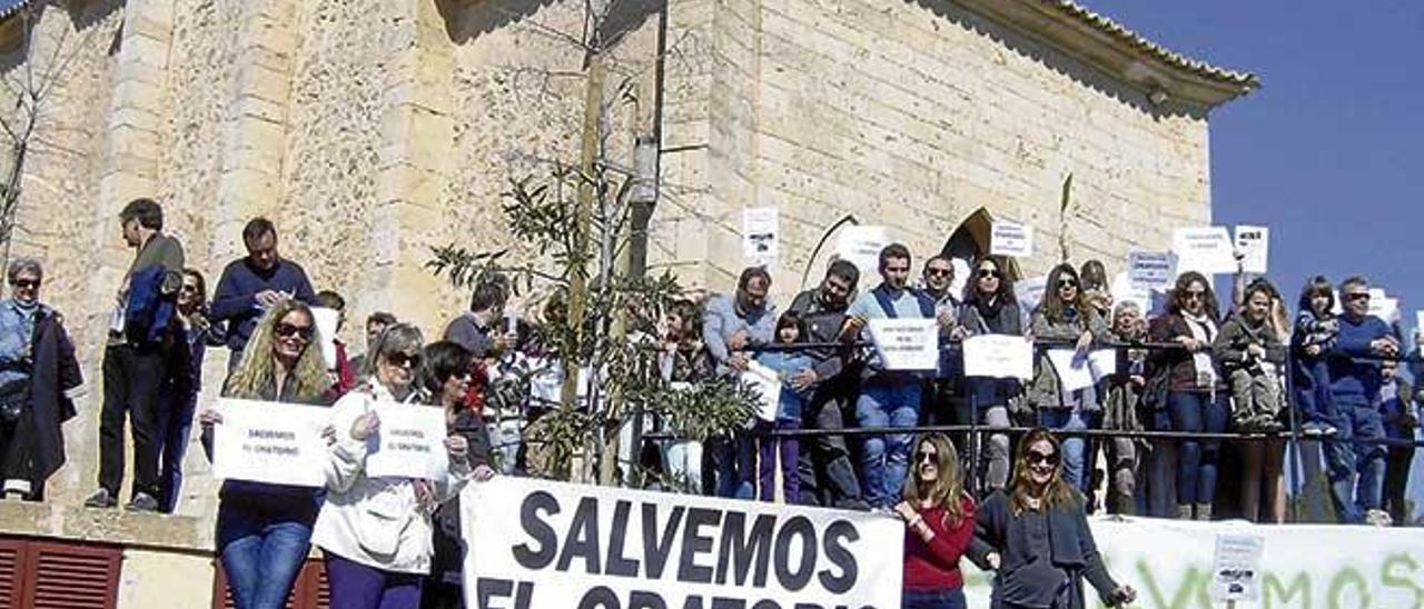 La protesta que protagonizaron en 2014 vecinos de Portals Nous contra el desarrollo urbanístico de la zona.