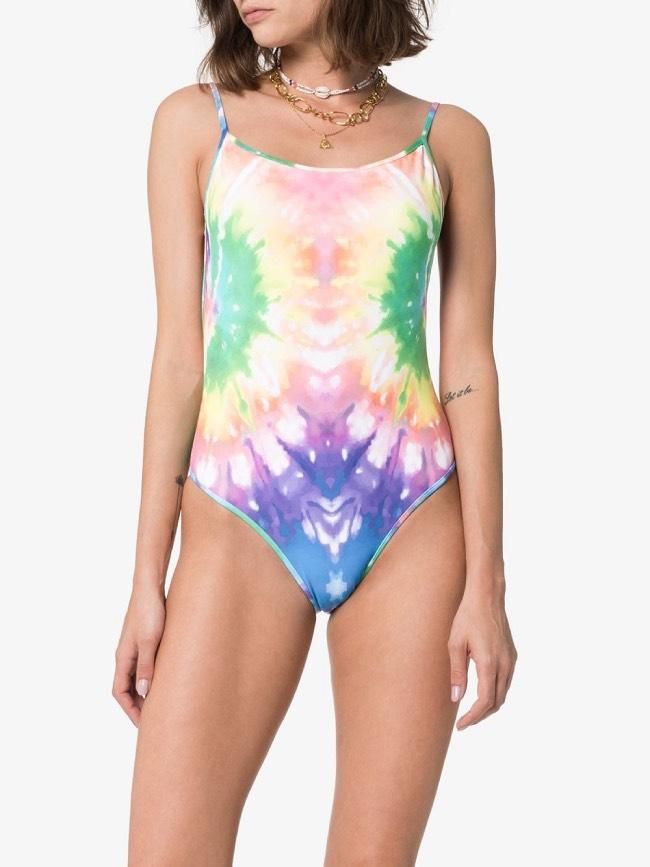 Tie-dye también en bañadores