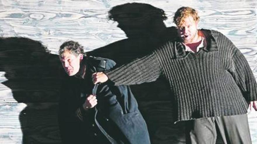 Gerald Finley y Stuart Skelton, en el estreno en la English National Opera de la producción de «Peter Grimes» de Oviedo.