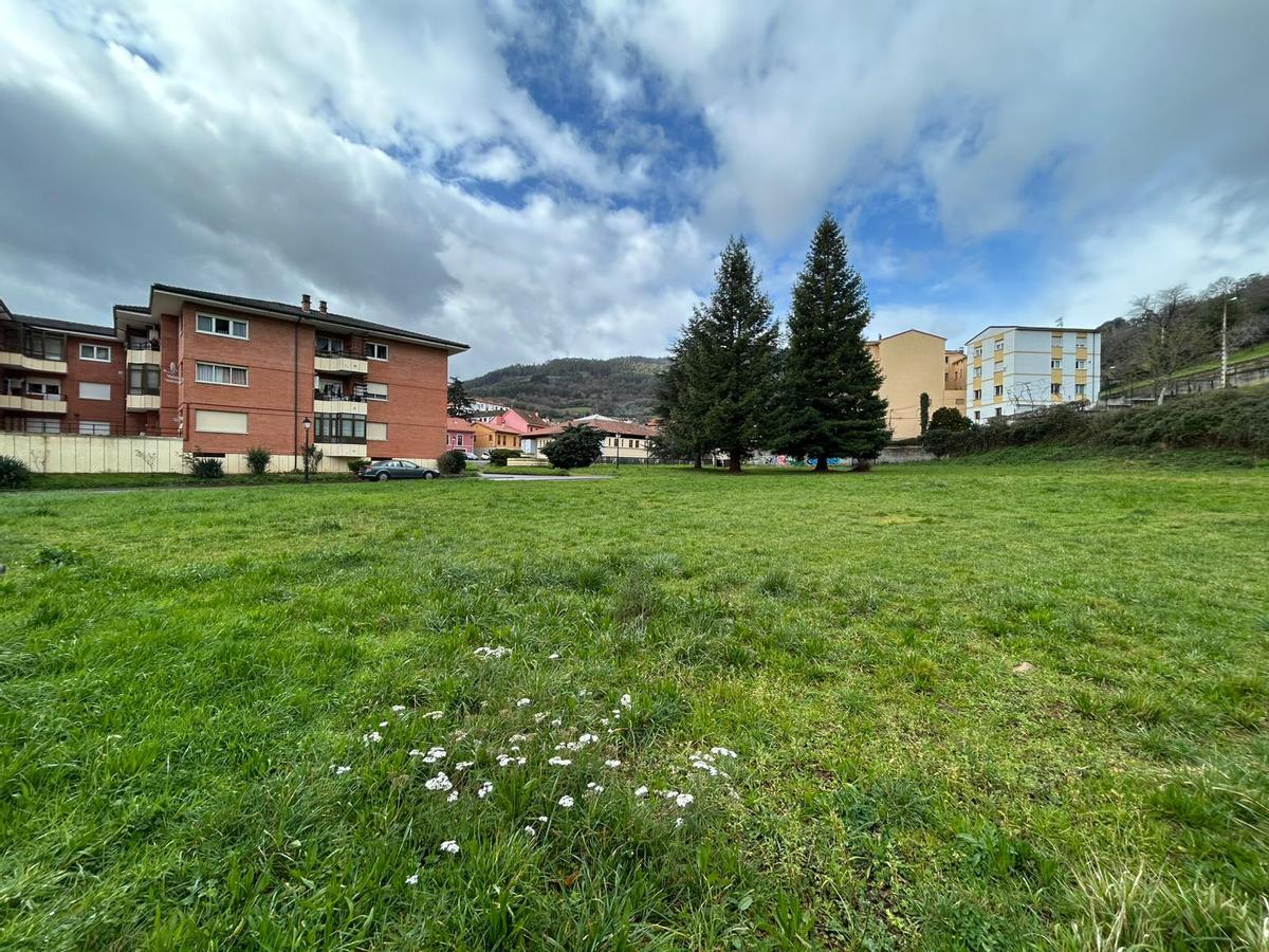 Terrenos donde se ubicará el nuevo centro de salud de Salas.