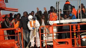 zentauroepp44543432 migrants  intercepted aboard dinghies off the coast in the m180806211714