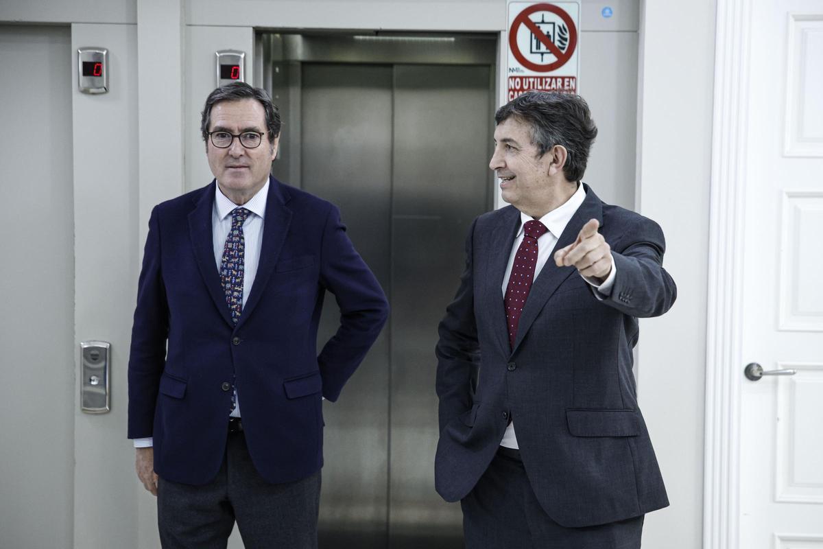 Garamendi y Lafuente este mediodía en la sede de la CEV
