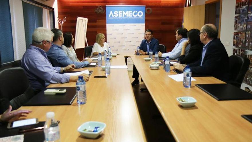 El alcalde visita Asemeco