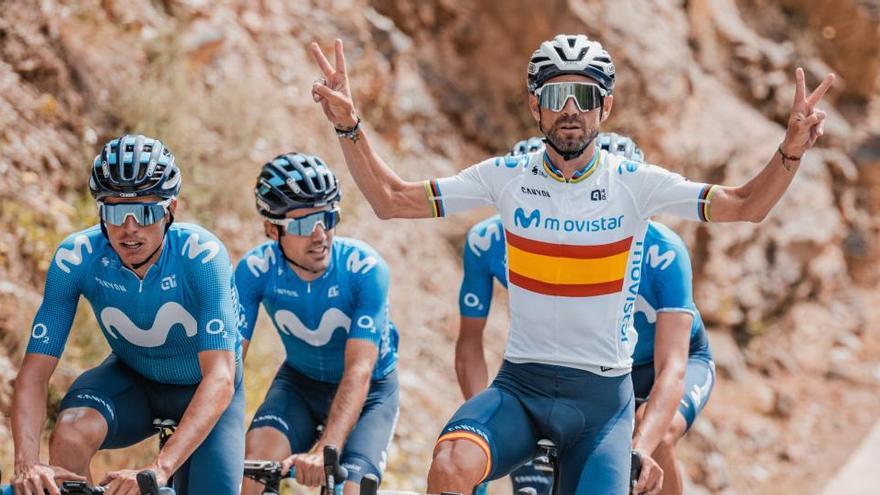 Alejandro Valverde, entrenando con varios de sus compañeros para la Vuelta a Burgos