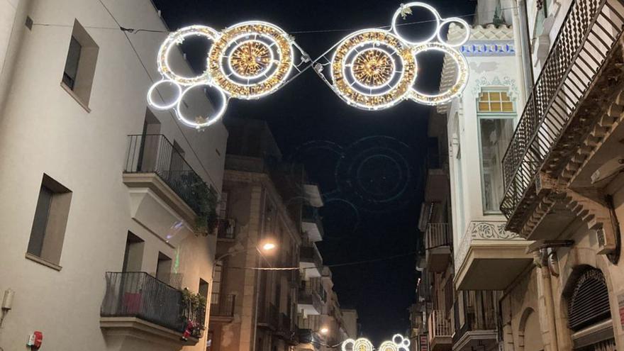 El jurat inicia la valoració dels aparadors del Concurs Nadal a Figueres