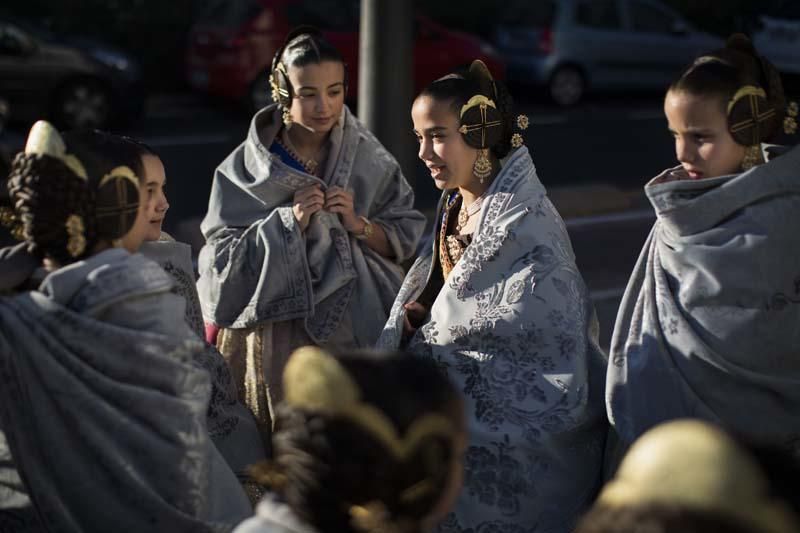 Visita de la fallera mayor infantil y la corte de honor a les Coves de Sant Josep