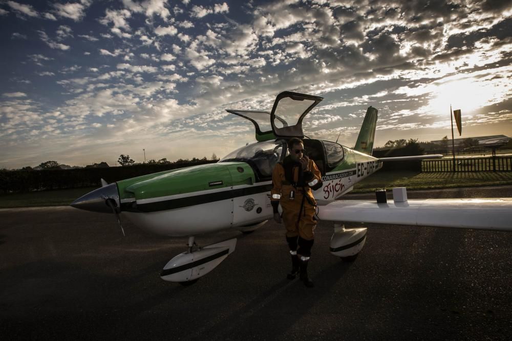 Manuel Díaz y su copiloto inician su vuelo desde la Morgal a Plymouth