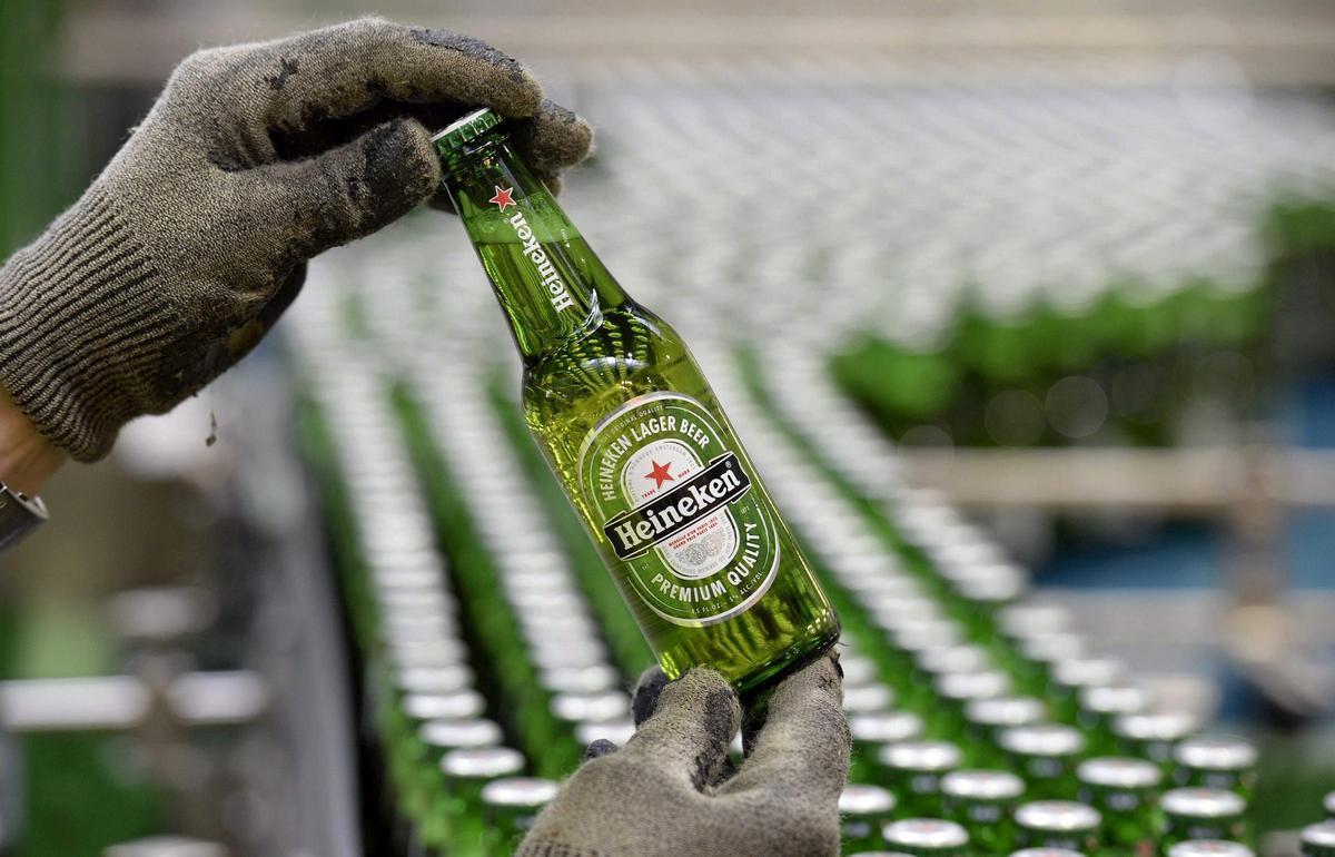 Heineken suprimirá hasta 6.000 empleos en dos años.