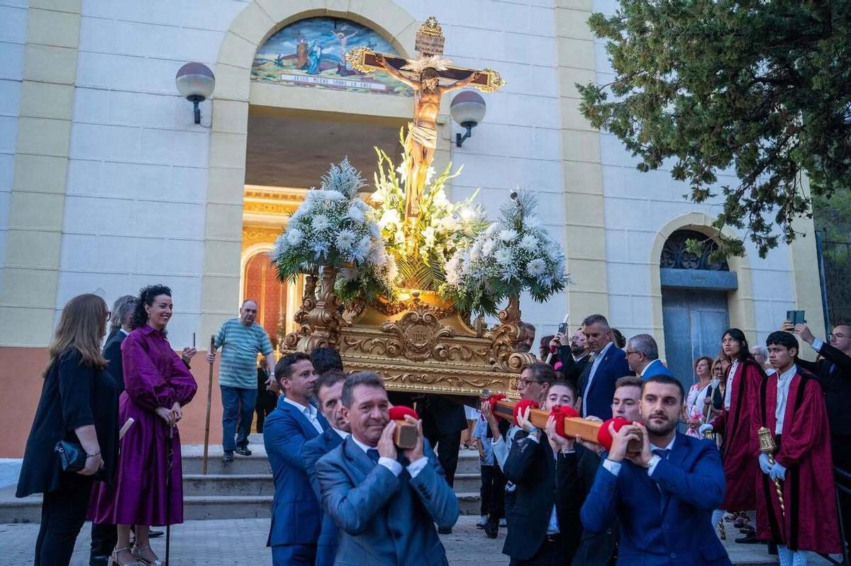 Una de las procesiones de las fiestas de Tavernes de la Valldigna