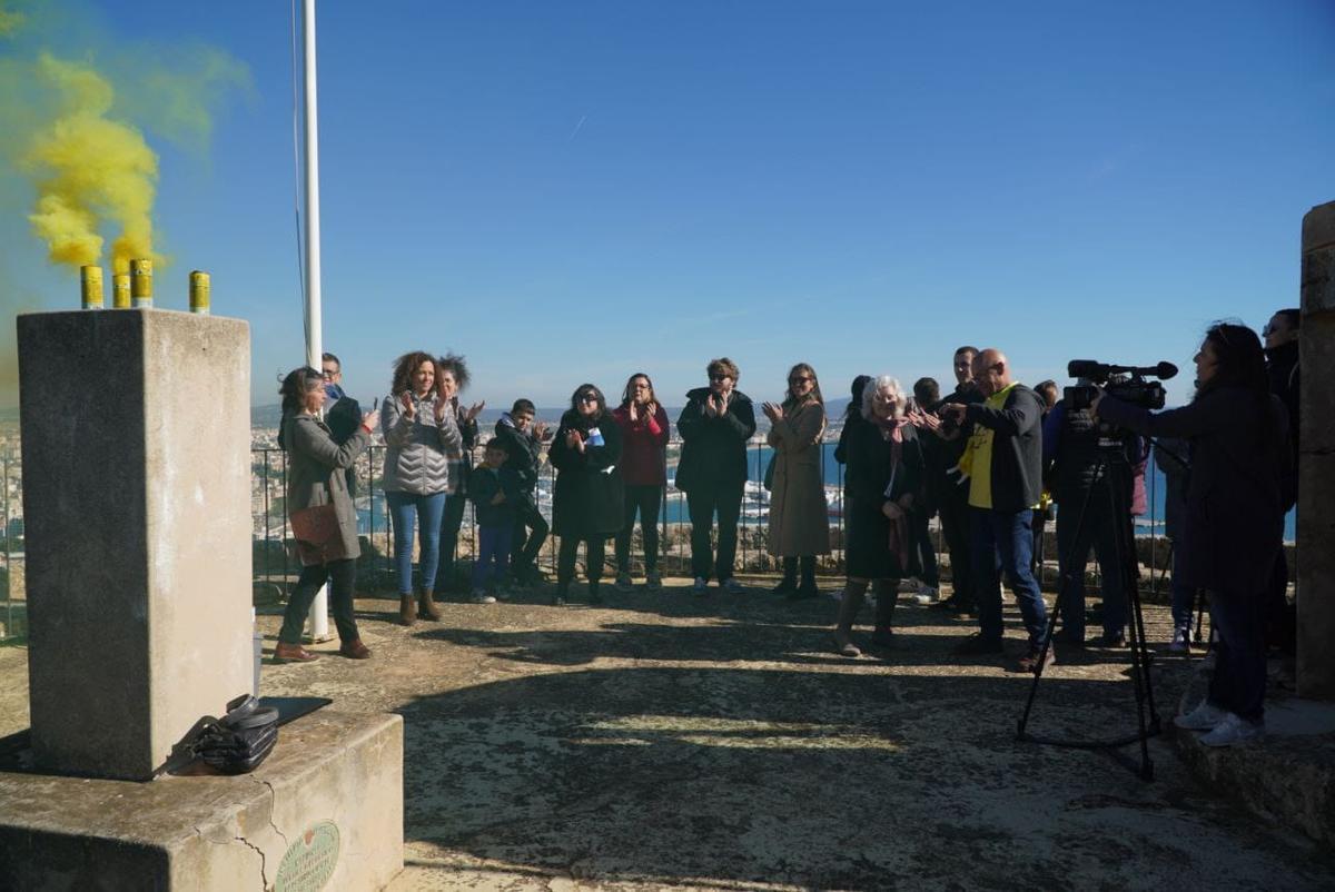 Catalina Cladera y Bel Busquets han asistido al encendido del castillo de Bellver.