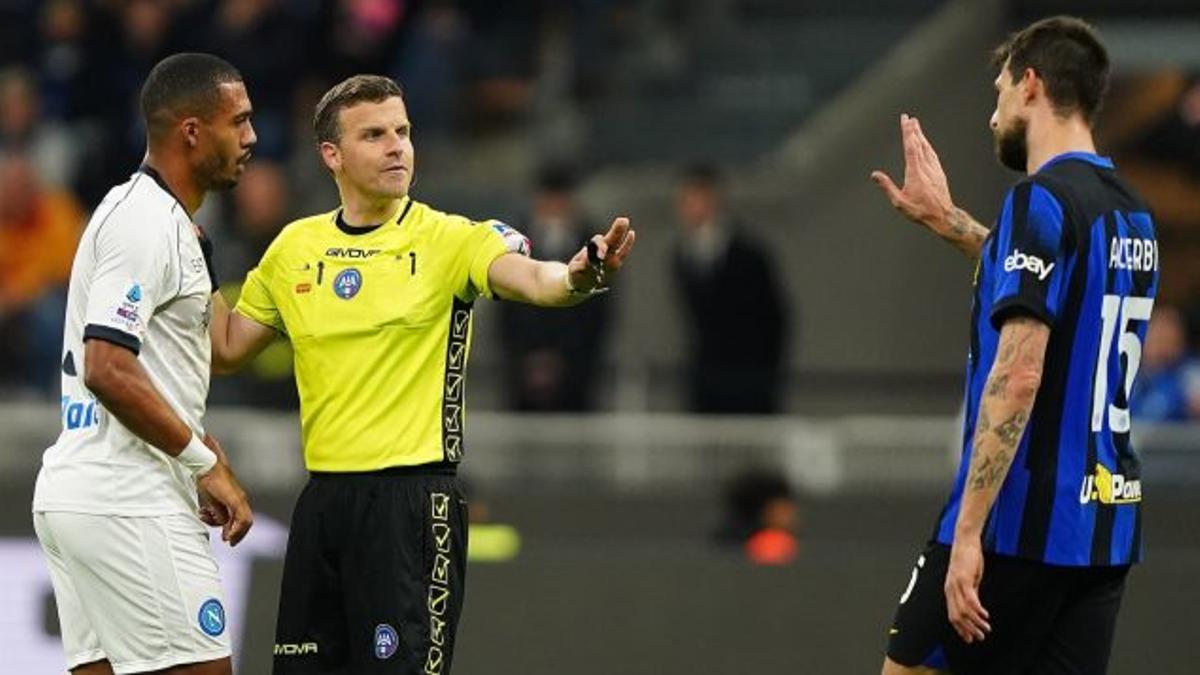 Juan Jesús y Acerbi durante el Napoli-Inter