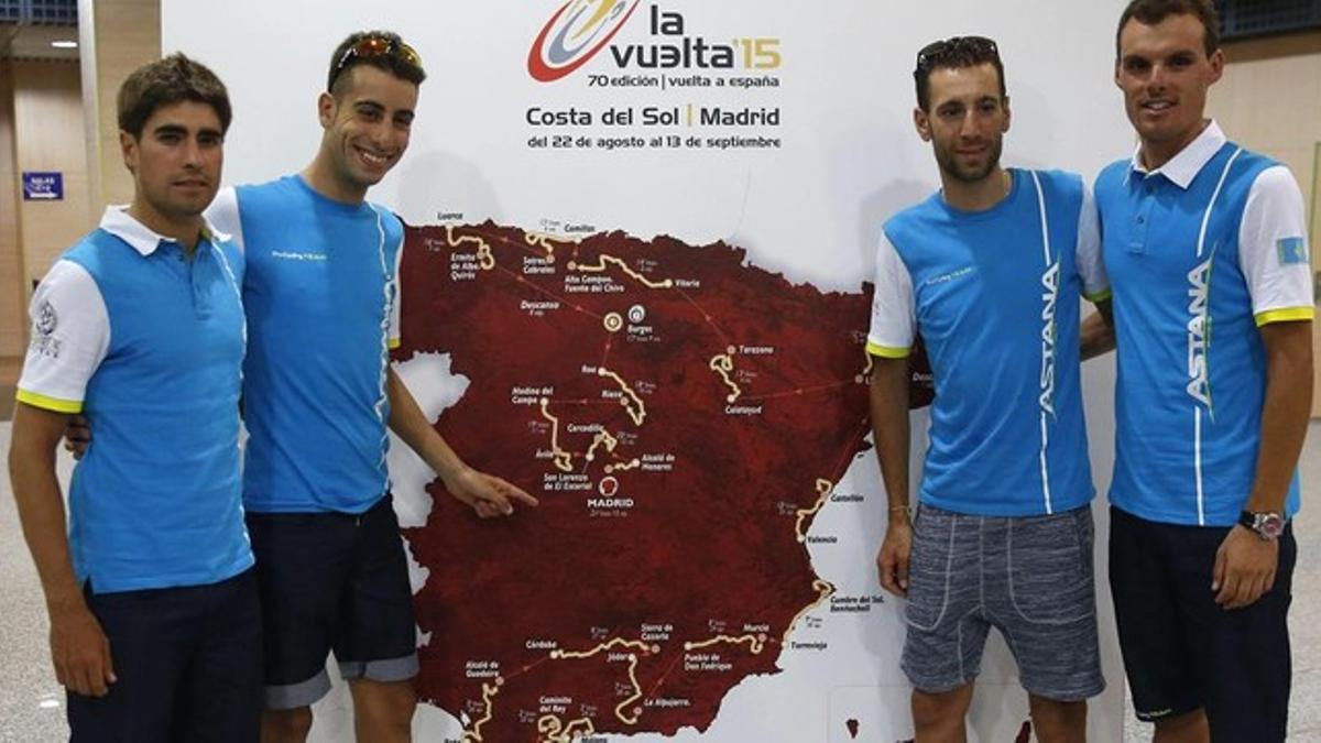 Landa, Aru, Nibali y Luisle Sánchez, ciclistas del Astana, en la presentación de Marbella.