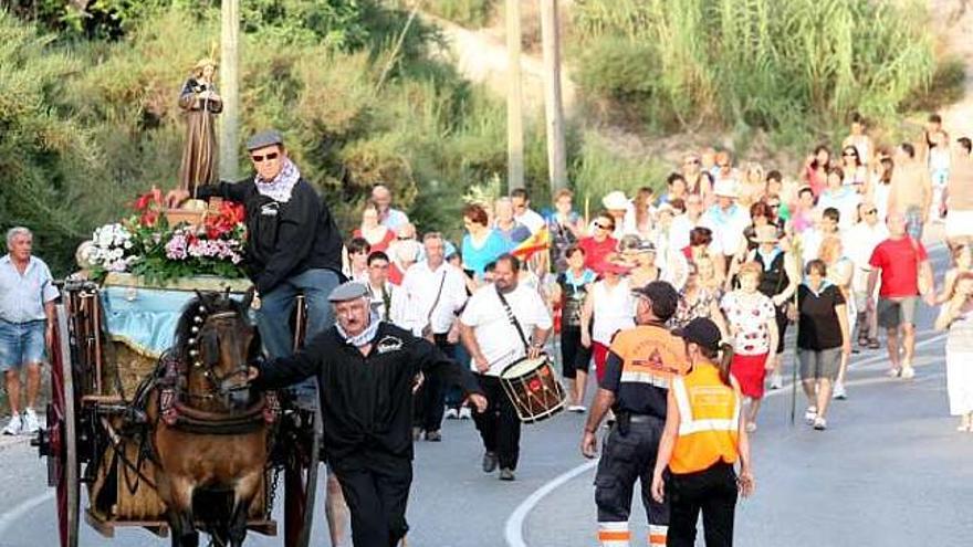 El apóstol recorrió Peña de las Águilas en la romería.