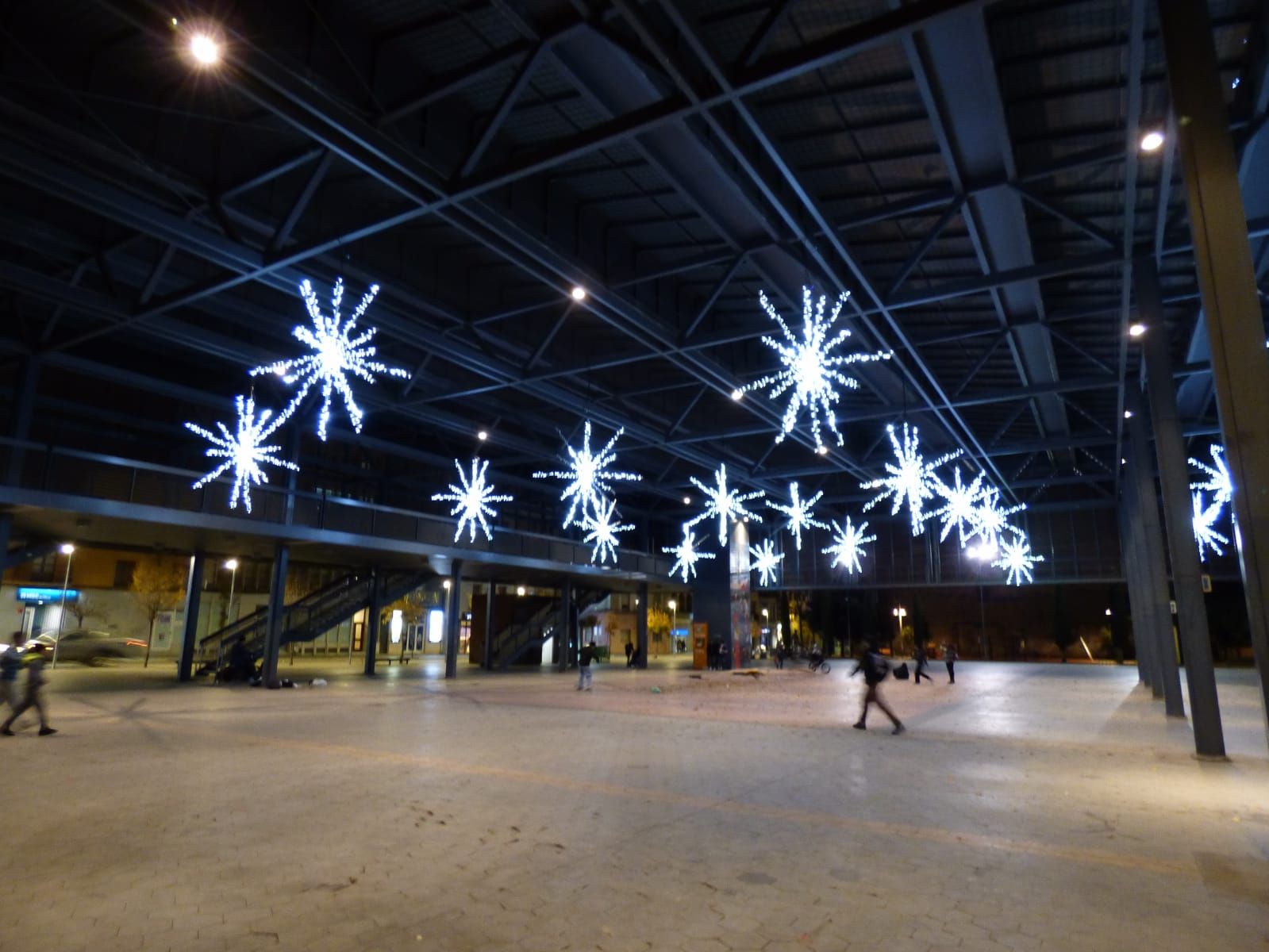 Figueres transforma els seus carrers i places en un conte de Nadal