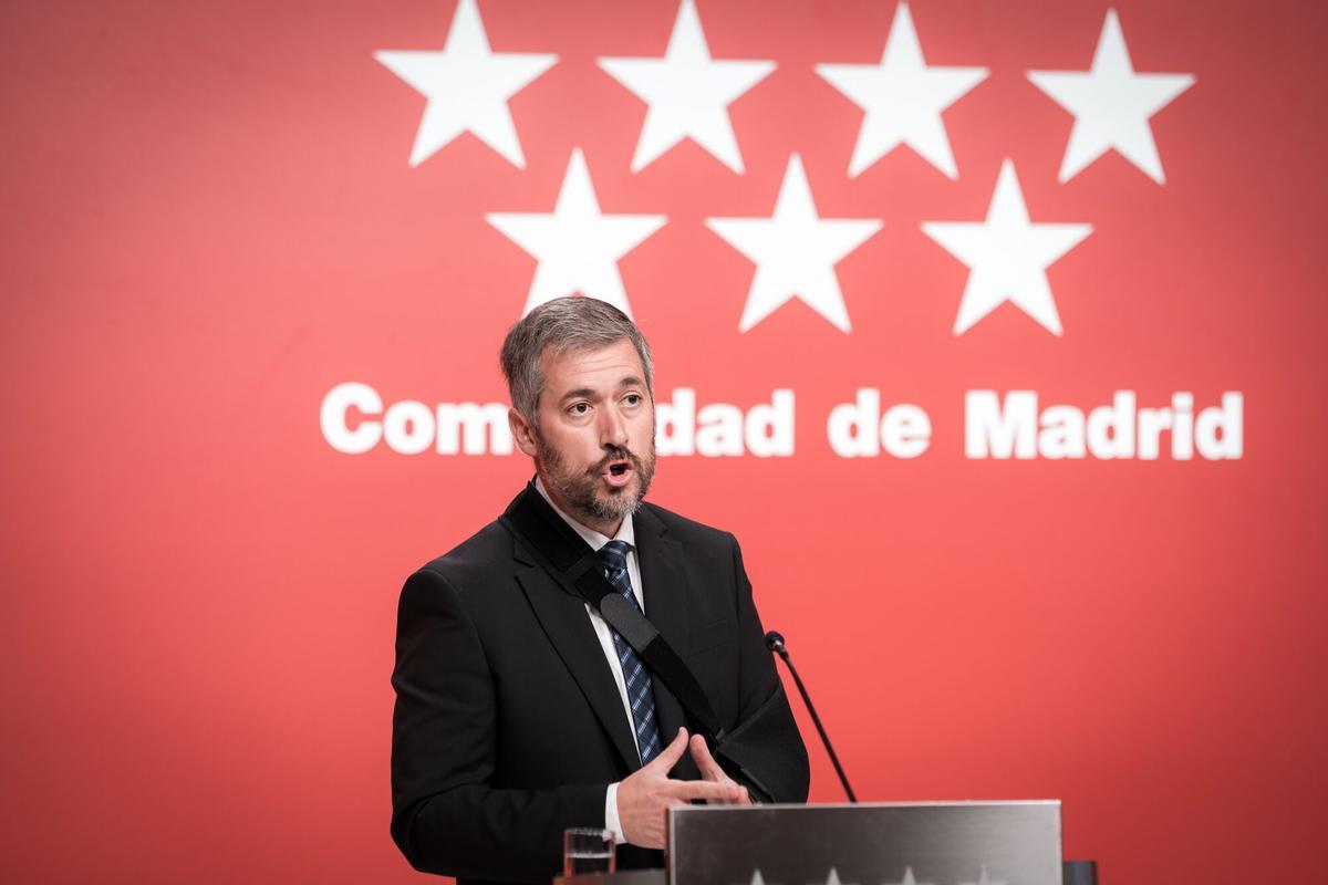 El consejero de Presidencia, Justicia y Administración Local de la Comunidad de Madrid, Miguel Ángel García Martín, en una rueda de prensa.