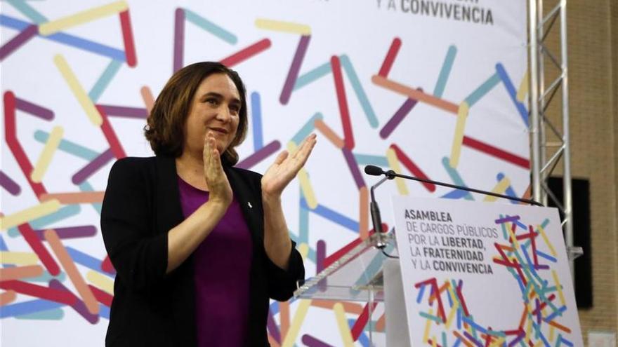 Iglesias y Colau reclaman un Gobierno de unidad plurinacional que pacte un referéndum