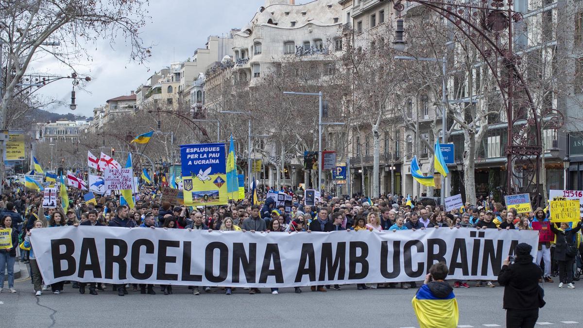 Manifestació a Barcelona amb motiu del segon aniversari de la invasió russa contra Ucraïna