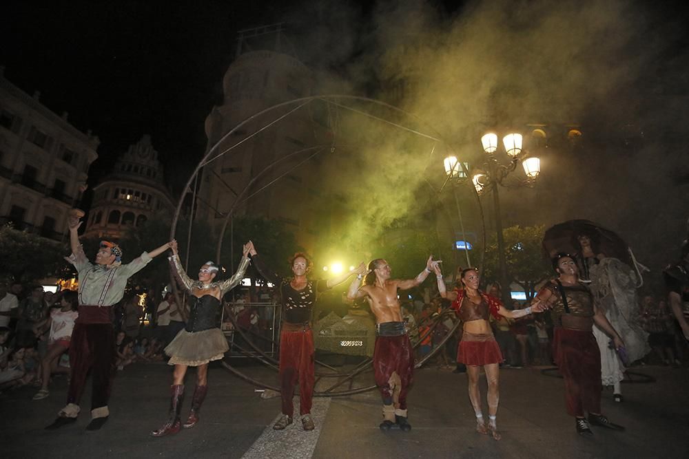 Fotogalería/ El Circo toma la calle.