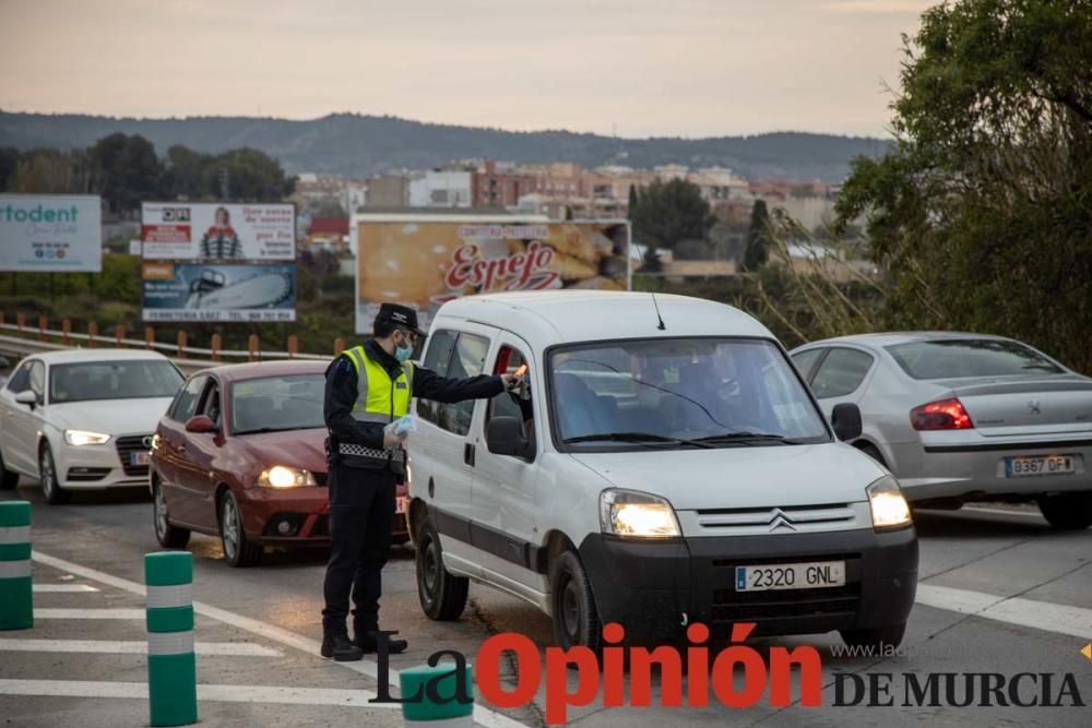 Reparto de mascarillas en Caravaca