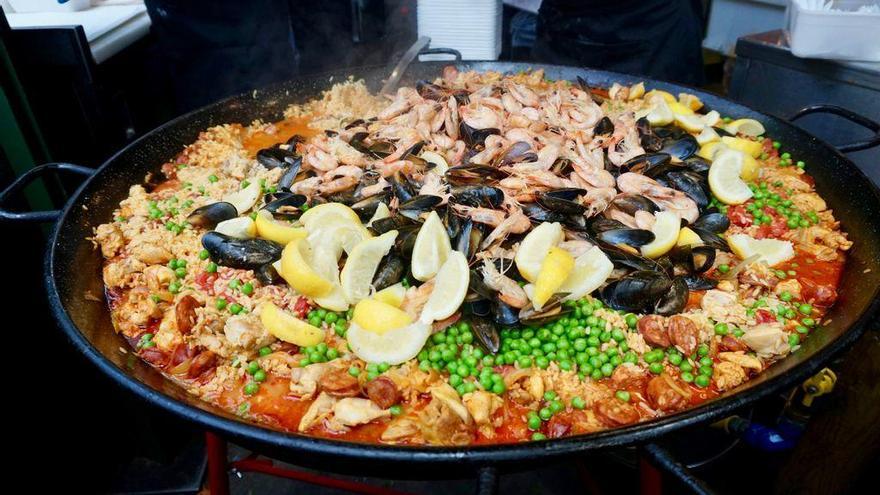 La peculiar receta de paella que se ha hecho viral en las redes sociales durante las últimas semanas