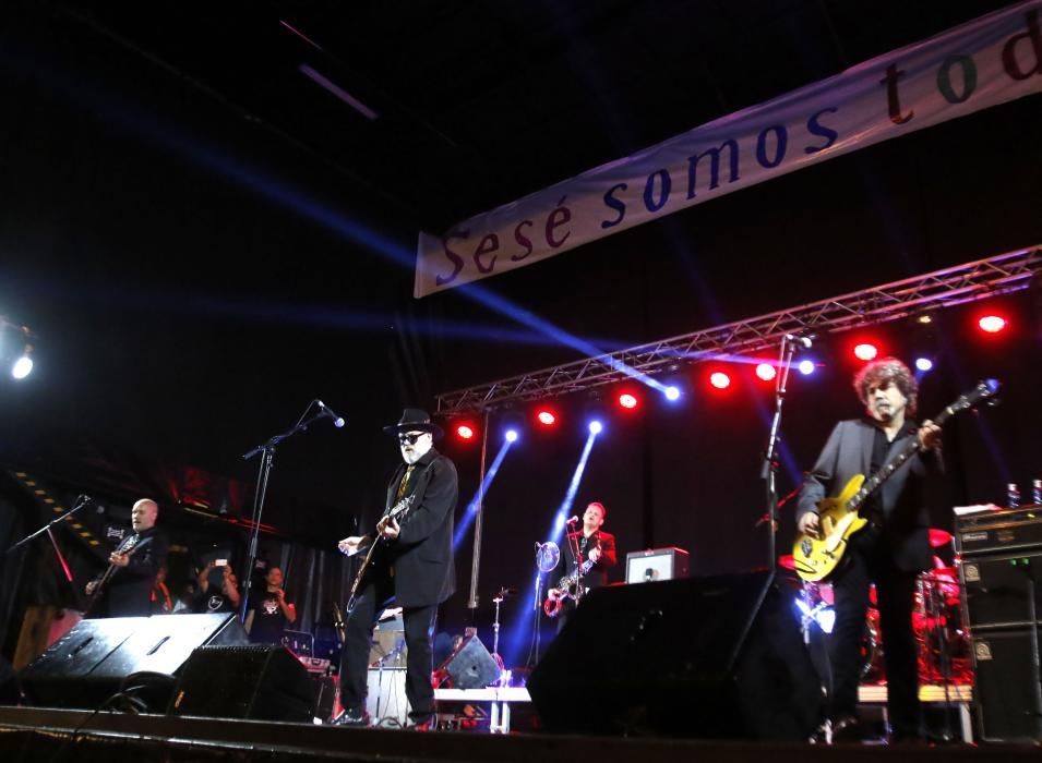 Cientos de personas acuden el concierto solidario por "Sesé", en el que actuaron Dakidarría, Zamaramandi, Siniestro Total y Wöyza Alba Villar