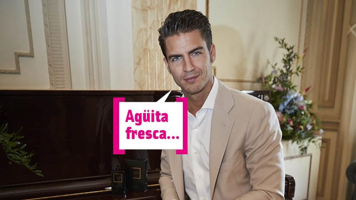 Maxi Iglesias posando con traje beige, bocadillo: &quot;Agüita fresca...&quot;