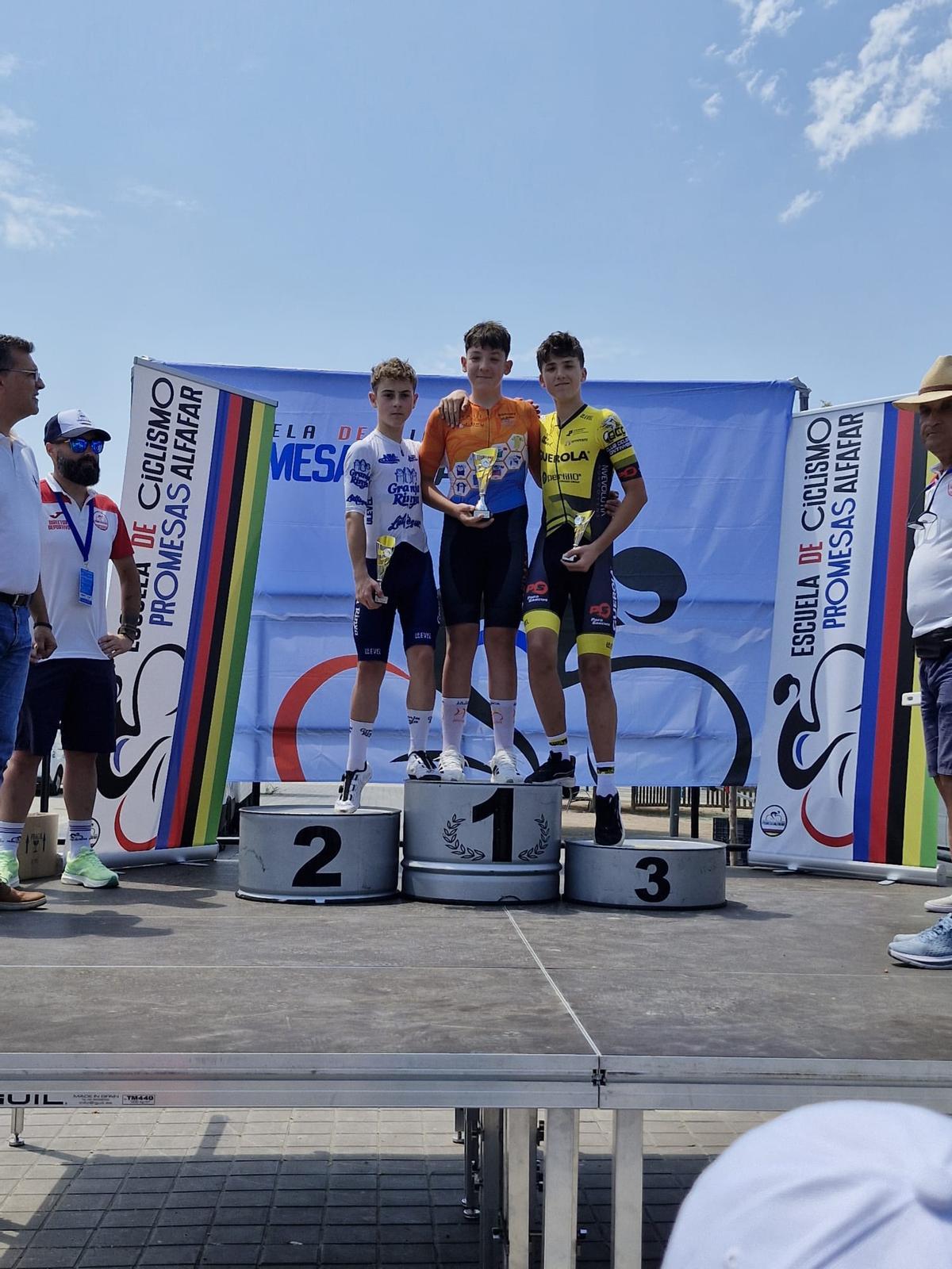 Jaume Beneyto en el podio de la carrera de Alfafar.