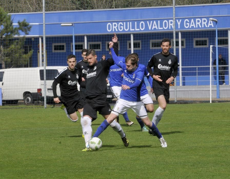 El partido entre el Oviedo B y el Avilés, en imágenes