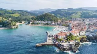 El pueblo medieval junto al mar ideal para recorrer a pie y comer pescado del día: está declarado Conjunto Histórico